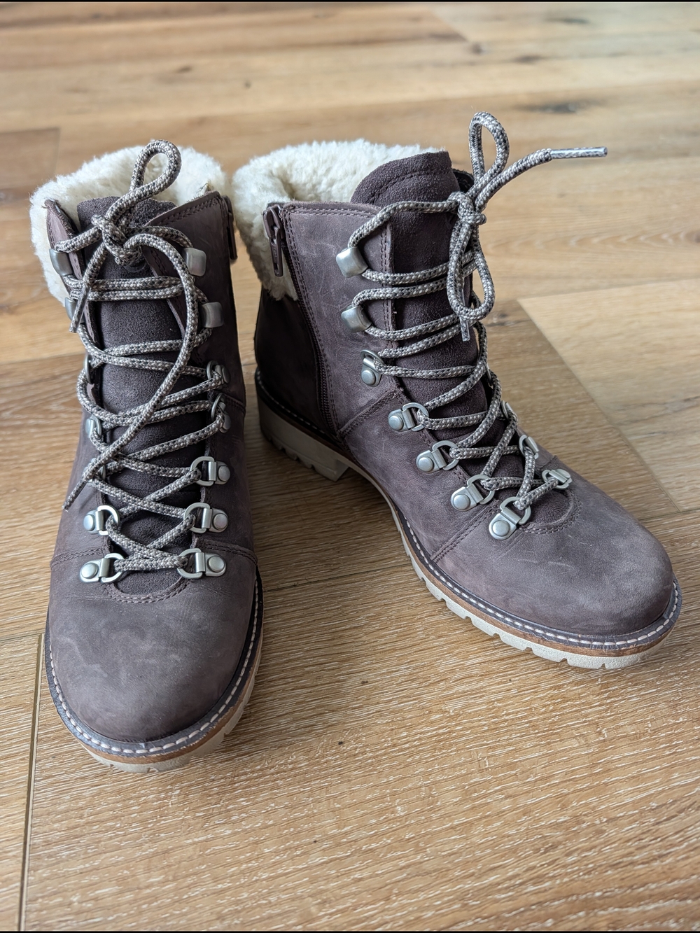ECCO sz 38 or 8 women's Nubuck Leather Waterproof Boots